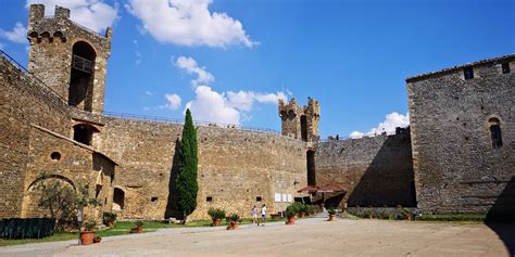 La Fortezza di Fu'an: Un Tesoro Storico con Vista Mozzafiato!