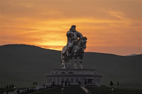 Il Mausoleo di Genghis Khan: Un omaggio monumentale al leggendario conquistatore!