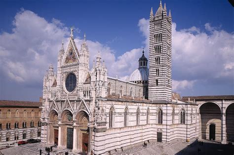 Il Duomo di Siena: Un capolavoro gotico che ti lascerà senza fiato!