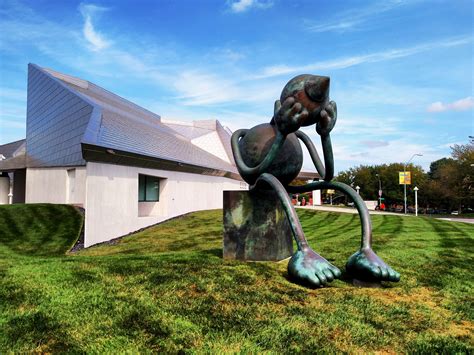 Il Kemper Art Museum: Una Gemma Nascosta per gli Amati dell'Arte Moderna!