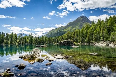 Il Lago di Gushan, un gioiello nascosto immerso nella natura selvaggia!