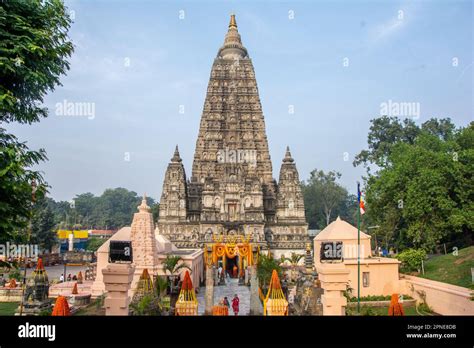 Il Mahabodhi Temple: Una struttura millenaria per riscoprire la pace interiore!