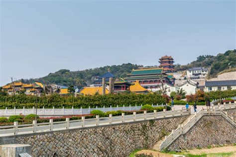  Il Museo della Storia di Zhoushan: Un tuffo nel passato e un banchetto per gli occhi!