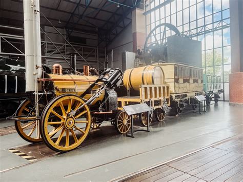  Il National Railway Museum di York: Un Viaggio Inarrestabile Attraverso la Storia Ferroviaria