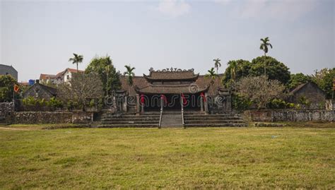  Il Tempio di Cai Quoc: Una Piccola Oasi di Pace e Spiritualità nel Cuore di Mekong