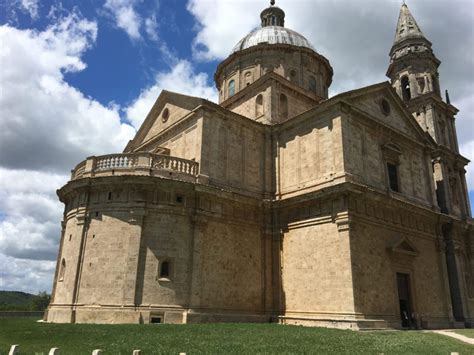 Il Tempio di Huangshi, un capolavoro architettonico immerso nella natura mozzafiato!