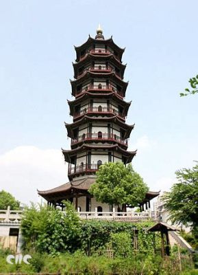 Il Tempio di Shengjin Pagoda! Un gioiello buddista che sfiora il cielo!