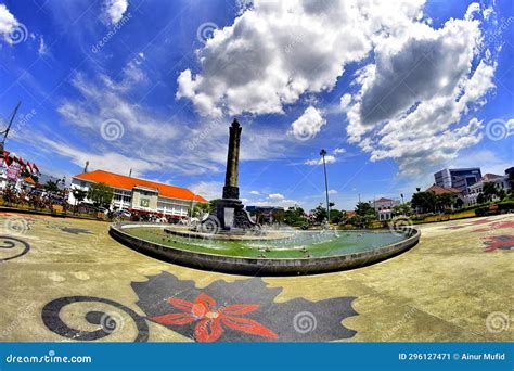 Tugu Muda: Un Monumento Storico che Risuona di Coraggio e Resistenza!